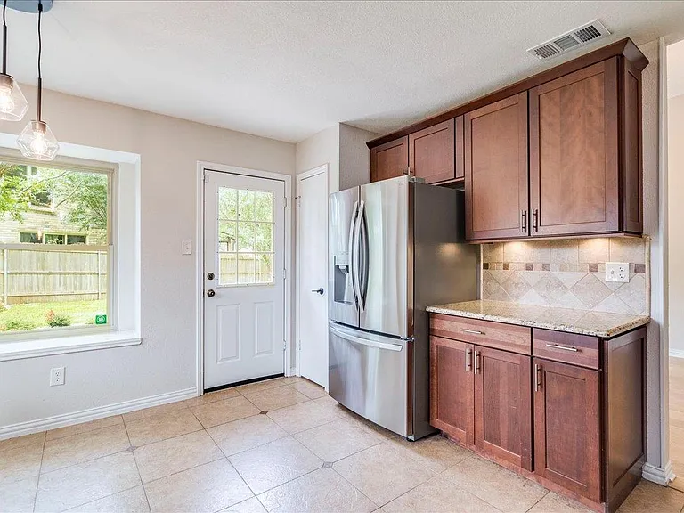 16517 Spotted Eagle Dr — Photo 4
