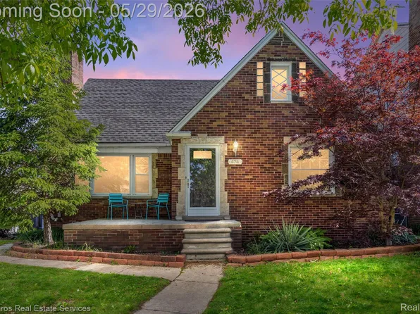474 Madison St, Grosse Pointe Farms, MI 48236