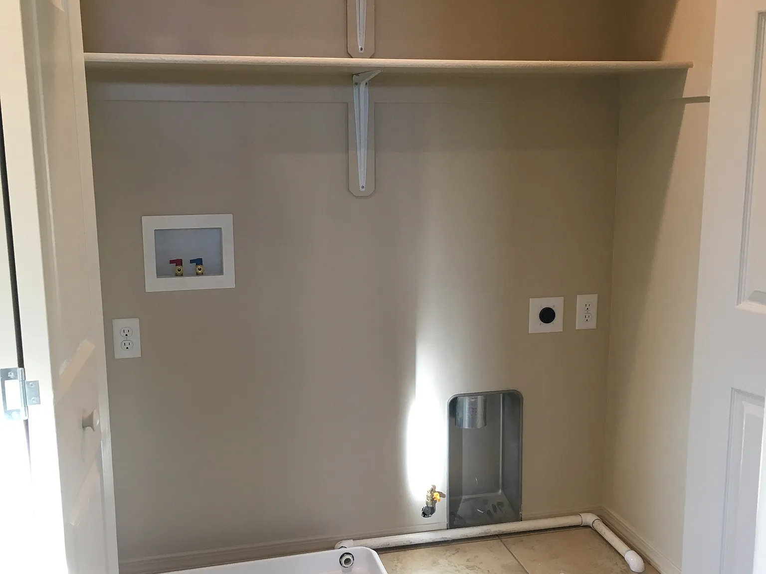 3 bed, 2.5 bath, 1320 sqft, $2,200 — Photo 2