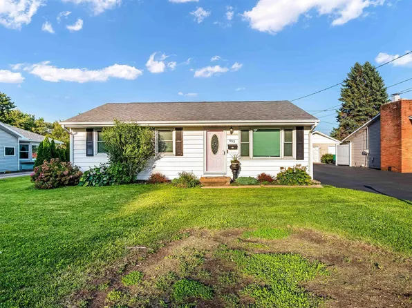933 Olive St, Galesburg, IL 61401