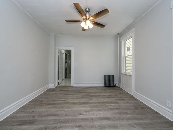 5th image of 23 Komorn St Unit 1