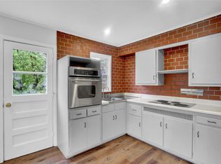 30 Inwood Rd, Glen Cove, NY 11542