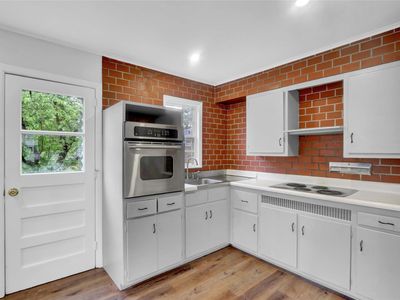 30 Inwood Road, Glen Cove, NY, 11542