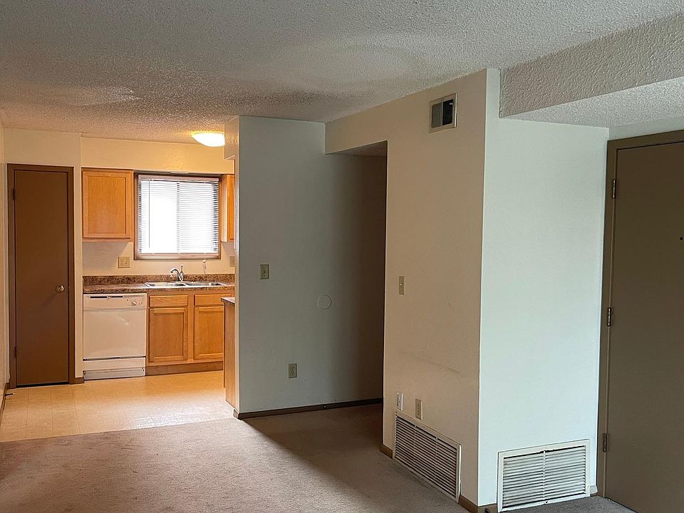 132 N Dodge St APT 3, Iowa City, IA 52245 Zillow