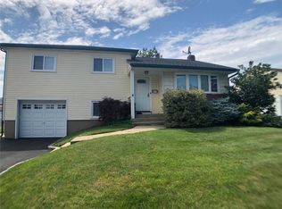 29 Froehlich Farm Rd, Hicksville, NY 11801