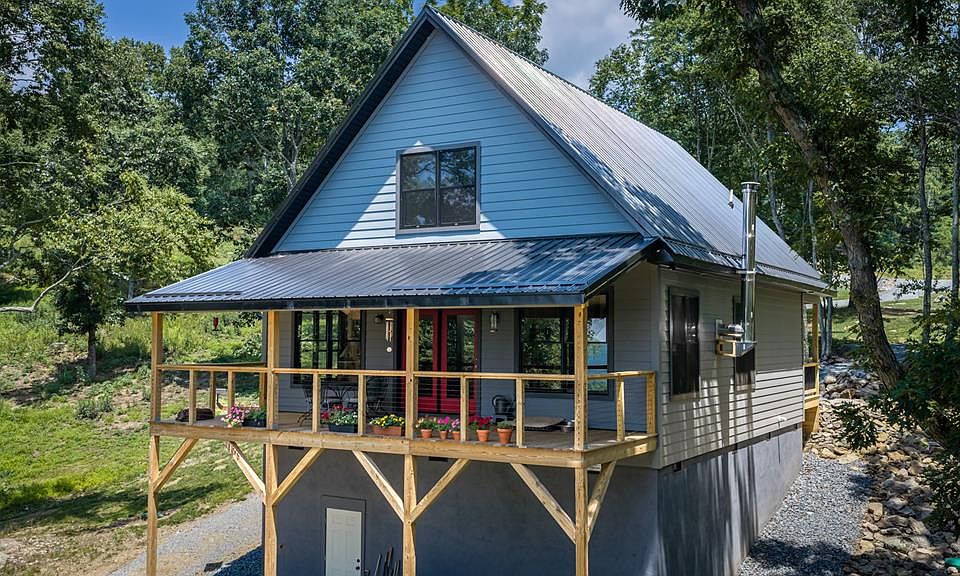 1st image of 1867 Point Lookout Ln
