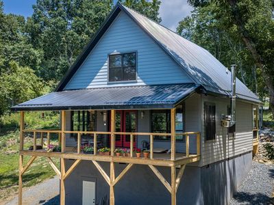 1867 Point Lookout Ln, Independence, VA, 24348
