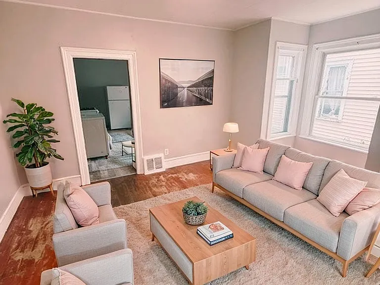 950 Davis Ave NW — Photo 1