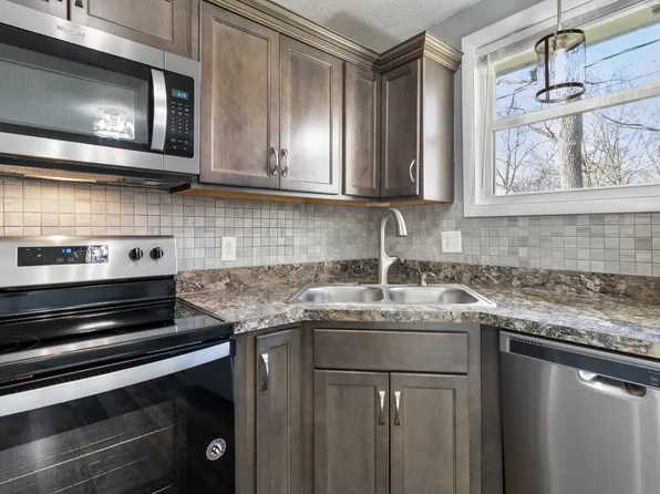 101 King Cole Dr, Clarksville, TN 37042