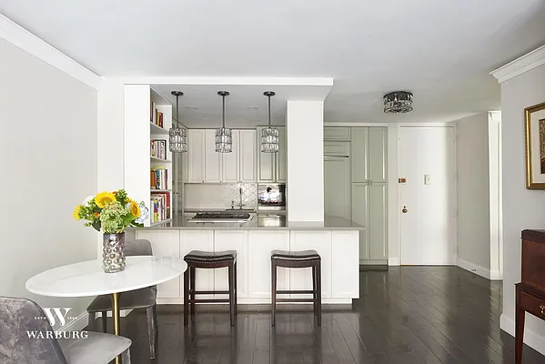 Sold by Warburg | media 1