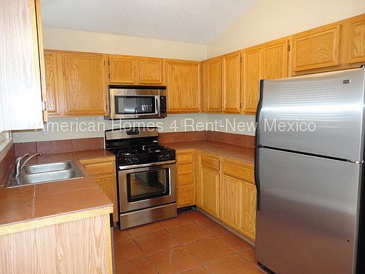 4th image of 2205 Wedgewood Ct NW