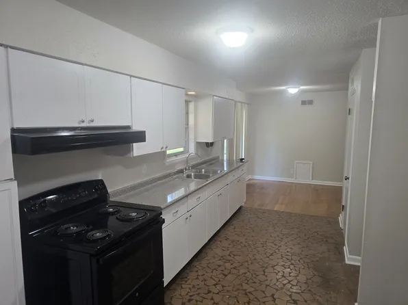 20 Sweetbriar Cres, Jackson, TN 38301