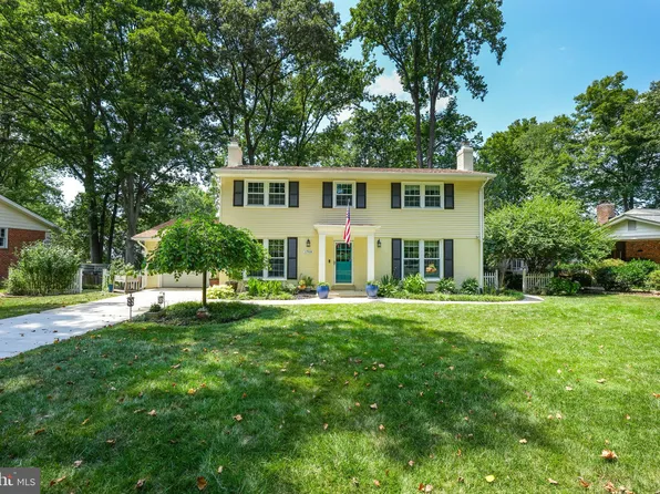 1708 Burning Tree Dr, Vienna, VA 22182