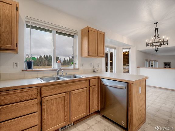 5th image of 18917 13th Avenue Ct E