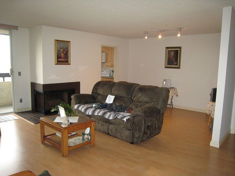 Living Room w/dining area