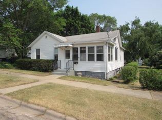 408 E Howard St, Portage, WI 53901