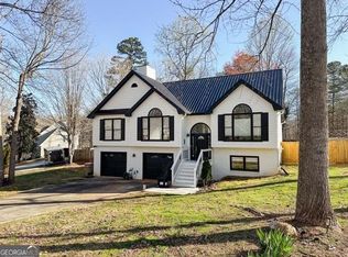 5611 Pipsissewa Dr, Flowery Branch, GA 30542