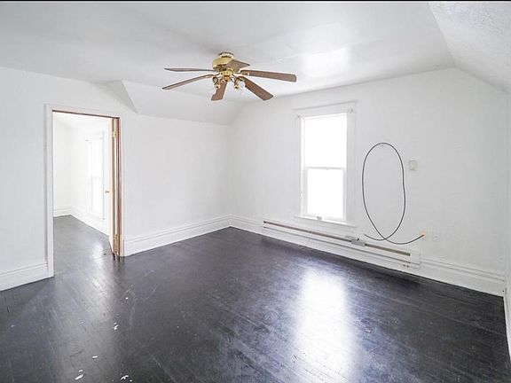 5th image of 911 E Stockbridge Ave #2