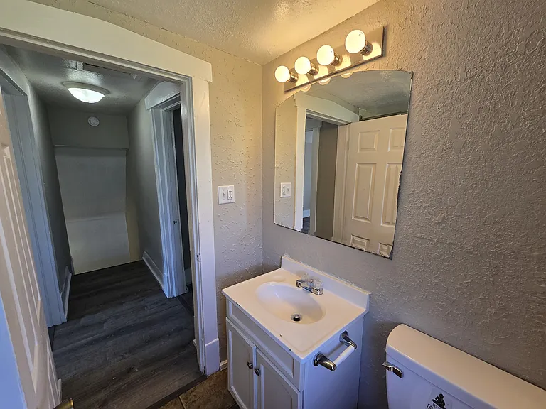 707 Webster St — Photo 27