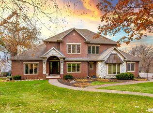 6790 Ridges Ct, Bettendorf, IA 52722