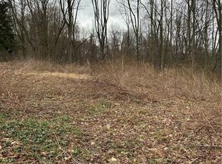 1745 Maple Hill Dr, Hinckley, OH 44233