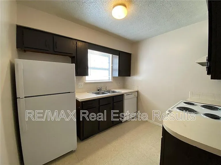 1810 W Twin Springs St #9 — Photo 4