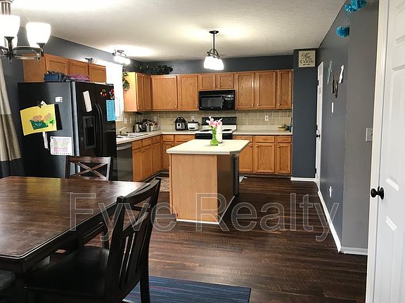 2nd image of 8601 Portwood Ln