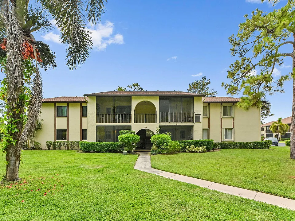 319 Knotty Pine Cir #C-1