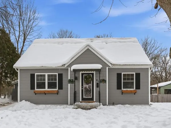 82 James St NE, Rockford, MI 49341