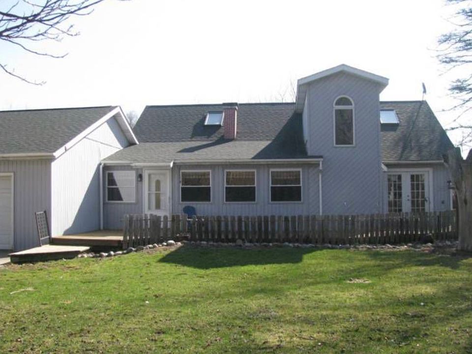 Landscaped front Patio