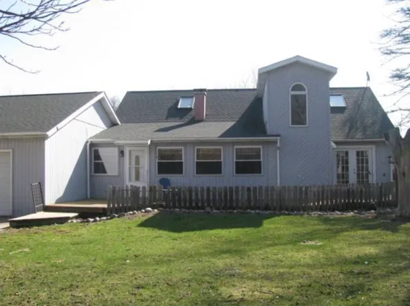 833 E Isabella Rd, Midland, MI 48640