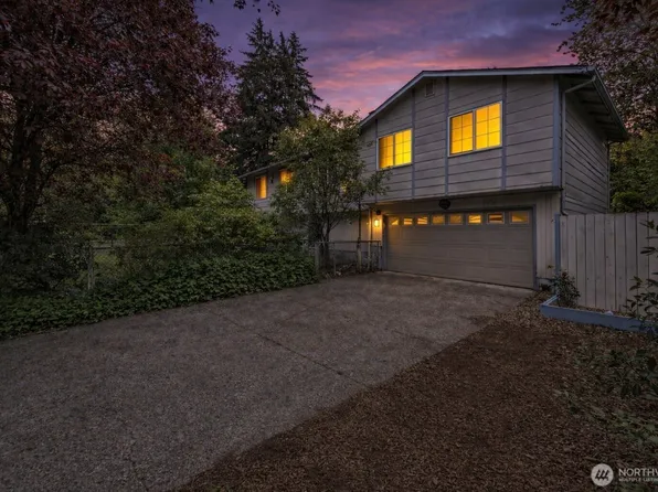 608 School Street SE, Lacey, WA 98503