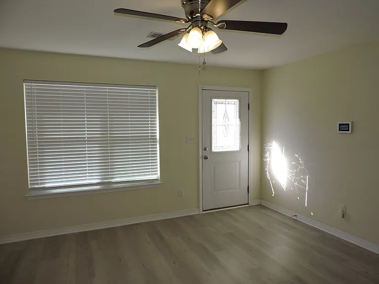 1000 Polk Ave — Photo 3