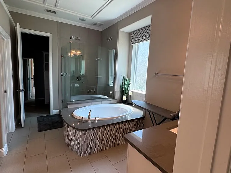 6133 Claridge Ln — Photo 23