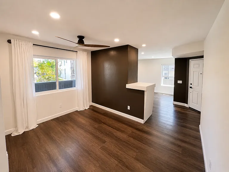 50 Corniche Dr #G — Photo 10