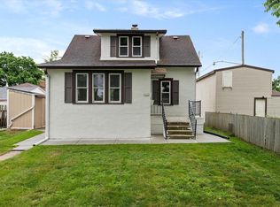 1721 E Saint Francis Ave, Saint Francis, WI 53235