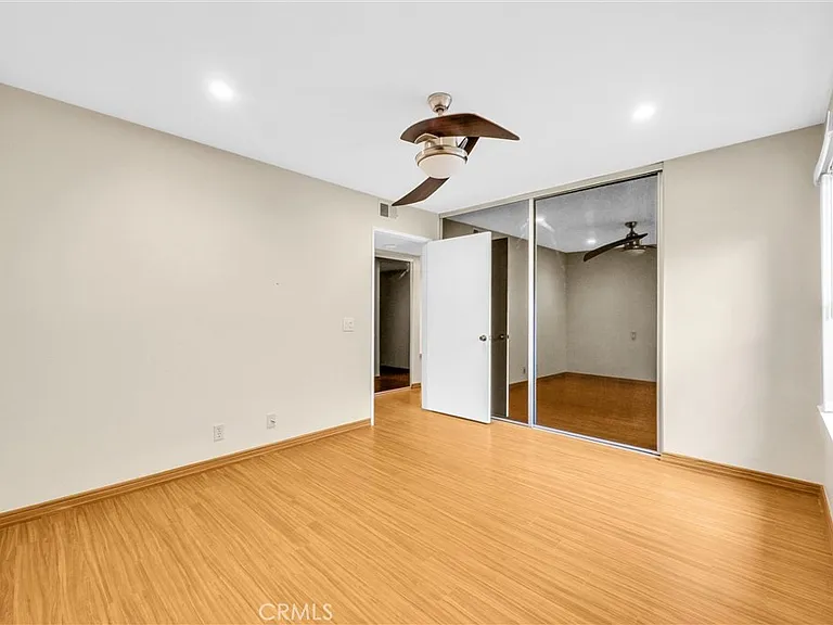 326 Tangelo #323 — Photo 20