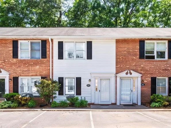 5910 King Charles Ct, Clemmons, NC 27012