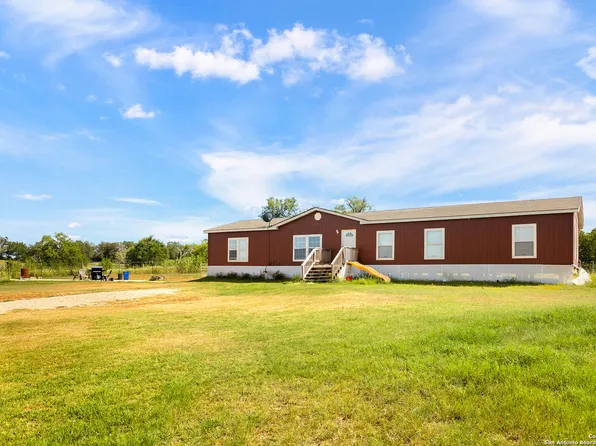194 FM 1107, Stockdale, TX 78160