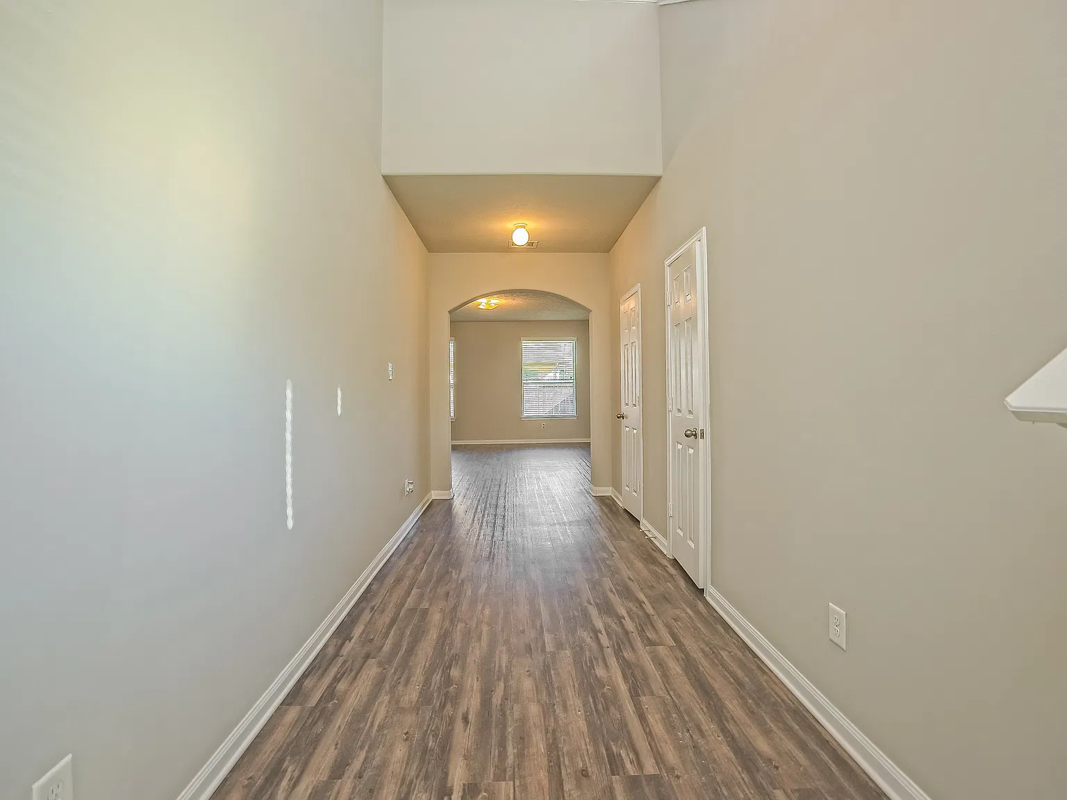 Bavaria Townhomes — Photo 4