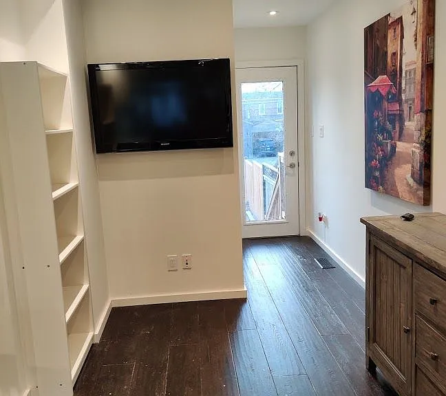 116 Atlas Ave #UPPER — Photo 9