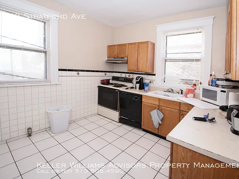 2372 Stratford Ave — Photo 16