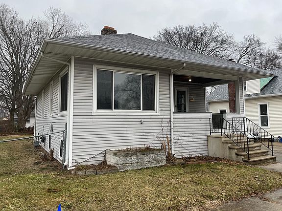 3rd image of 139 S Oakley Ave