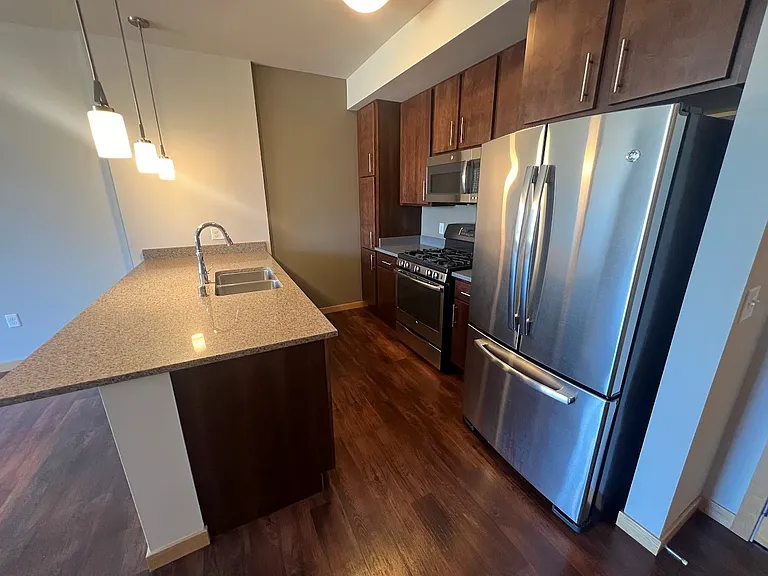 Venture Luxury High Rise — Photo 61