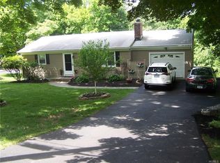 8 Lakeview Rd, Carmel, NY 10512