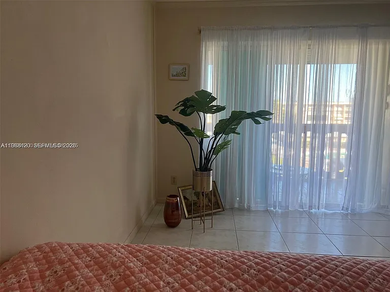 215 SE 3rd Ave #3-D — Photo 8