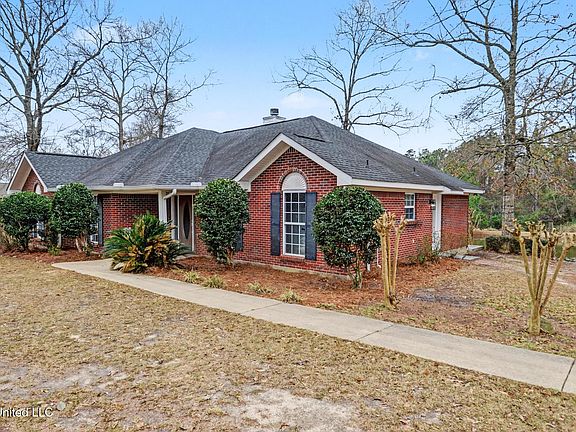 2nd image of 109 Mossy Oak Rd