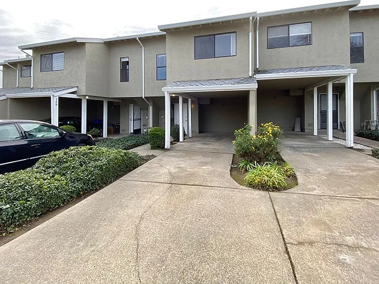 Adobe Creek Apartments — Photo 3