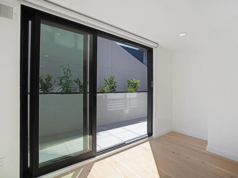 1335 Larkin St #203 — Photo 9