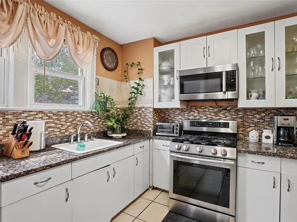 59-11 Fresh Pond Road image 9 of 17